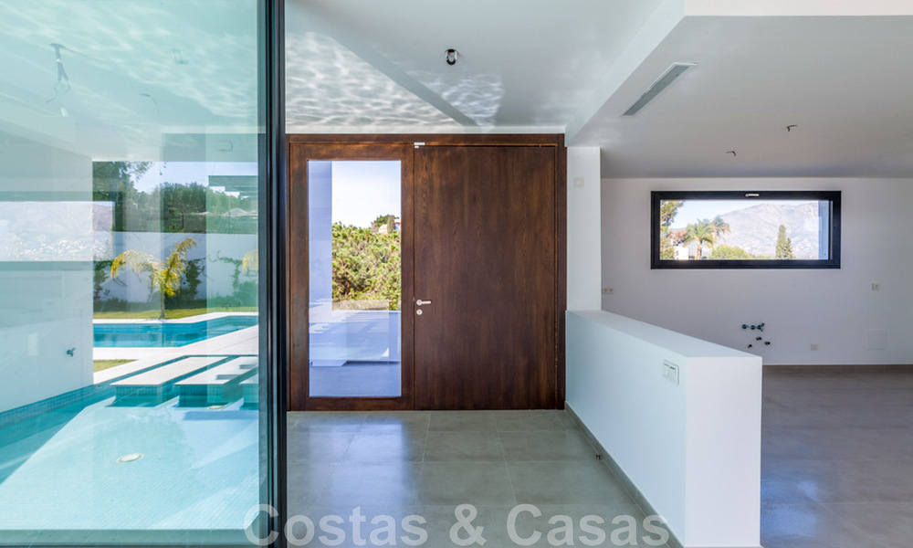 Villa nueva y contemporánea en venta con vistas abiertas a los campos de golf del codiciado resort La Cala Golf, Mijas 44646