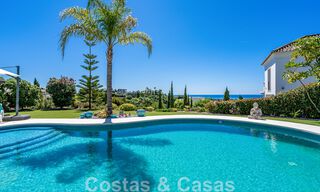 Se vende villa de carácter en una arquitectura contemporánea andaluza, rodeada de campos de golf en un resort de golf de 5 estrellas en Marbella - Benahavis 44889 