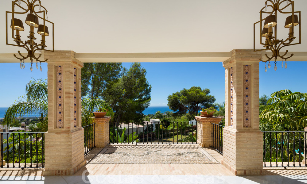 Majestuosa villa de lujo en venta con vistas panorámicas al mar en la exclusiva comunidad de Sierra Blanca en la Milla de Oro de Marbella 44772