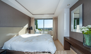 Se vende apartamento de lujo muy amplio, luminoso y moderno de 3 dormitorios con vistas despejadas al mar en Marbella - Benahavís 46838 