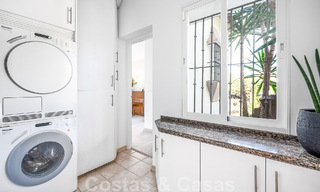 Villa mediterránea de lujo en venta con 5 dormitorios en prestigiosa zona de golf en el valle de Nueva Andalucia, Marbella 50830 