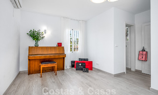 Villa mediterránea de lujo en venta con 5 dormitorios en prestigiosa zona de golf en el valle de Nueva Andalucia, Marbella 50837 
