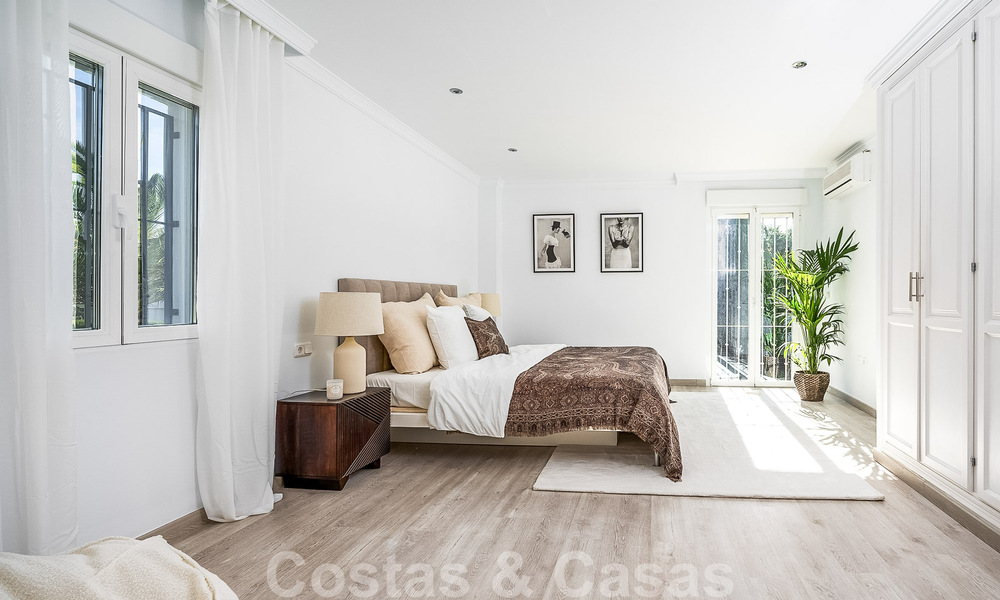 Villa mediterránea de lujo en venta con 5 dormitorios en prestigiosa zona de golf en el valle de Nueva Andalucia, Marbella 50839
