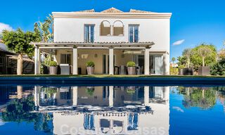 Villa mediterránea de lujo en venta con 5 dormitorios en prestigiosa zona de golf en el valle de Nueva Andalucia, Marbella 50844 