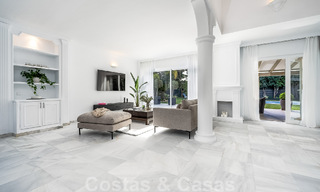 Villa mediterránea de lujo en venta con 5 dormitorios en prestigiosa zona de golf en el valle de Nueva Andalucia, Marbella 50847 