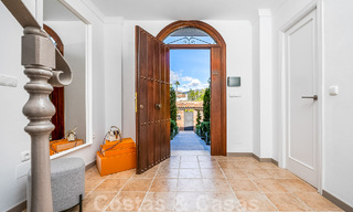 Villa mediterránea de lujo en venta con 5 dormitorios en prestigiosa zona de golf en el valle de Nueva Andalucia, Marbella 50859 