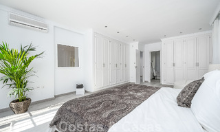 Villa mediterránea de lujo en venta con 5 dormitorios en prestigiosa zona de golf en el valle de Nueva Andalucia, Marbella 50862 