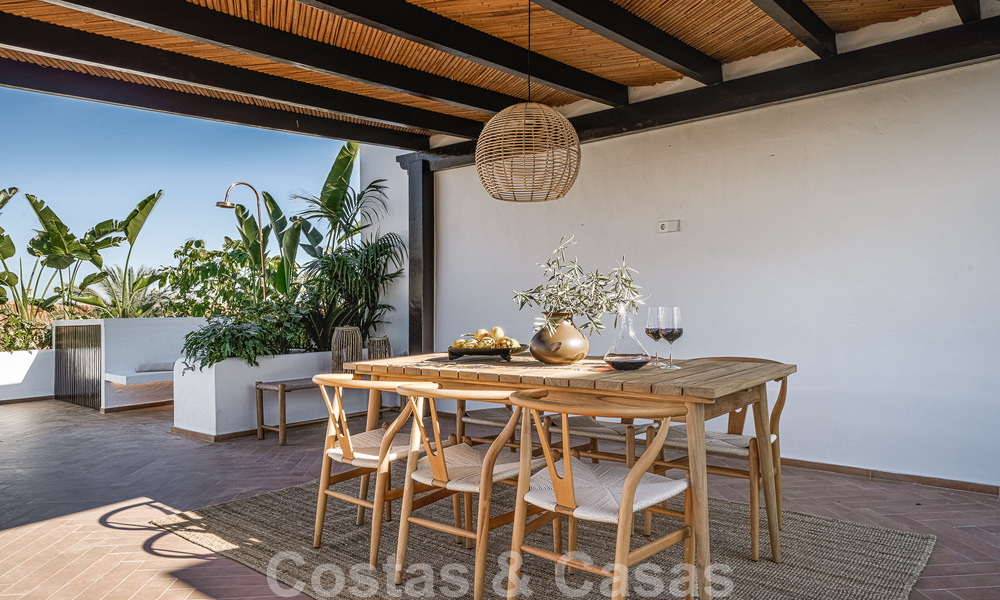 Apartamento totalmente reformado en venta, con gran terraza, a poca distancia de los servicios e incluso Puerto Banús, Marbella 51483