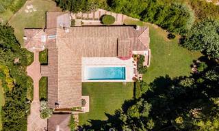 Villa en venta con arquitectura mediterránea y gran jardín situada cerca de San Pedro en Marbella - Benahavis 52496 