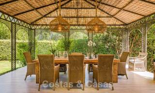 Villa en venta con arquitectura mediterránea y gran jardín situada cerca de San Pedro en Marbella - Benahavis 52522 