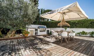 Lujosa villa en venta de estilo arquitectónico andaluz al este de Marbella centro, a un paso de las dunas y la playa 52655 