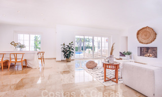 Villa andaluza en venta a poca distancia de la playa en la Nueva Milla de Oro entre Marbella y Estepona 53471 