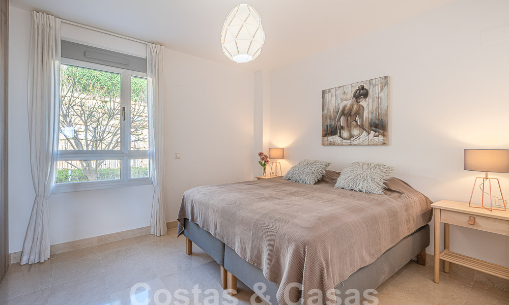 Se vende lujoso apartamento con vistas al mar en una posición elevada en Benahavis - Marbella 53315