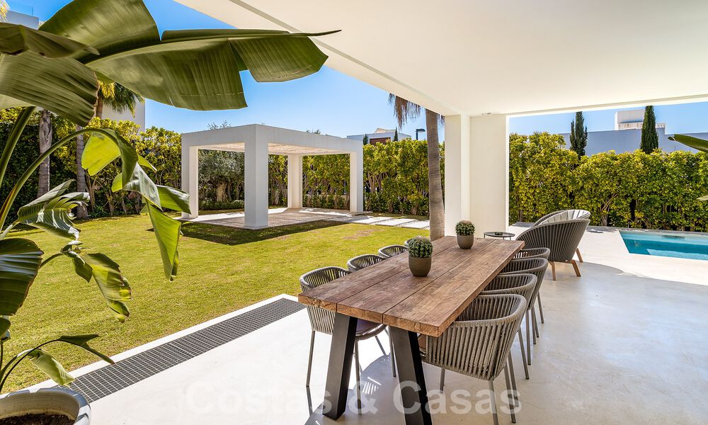 Moderna villa de lujo en venta en urbanización cerrada del valle del golf de Nueva Andalucia, Marbella 53501