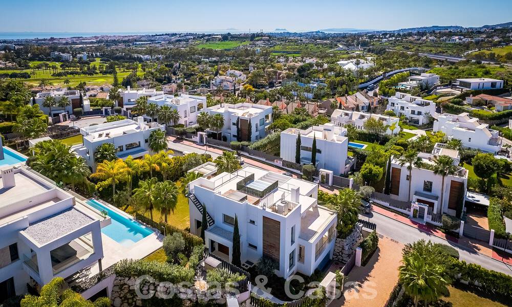 Moderna villa de lujo en venta en urbanización cerrada del valle del golf de Nueva Andalucia, Marbella 53519