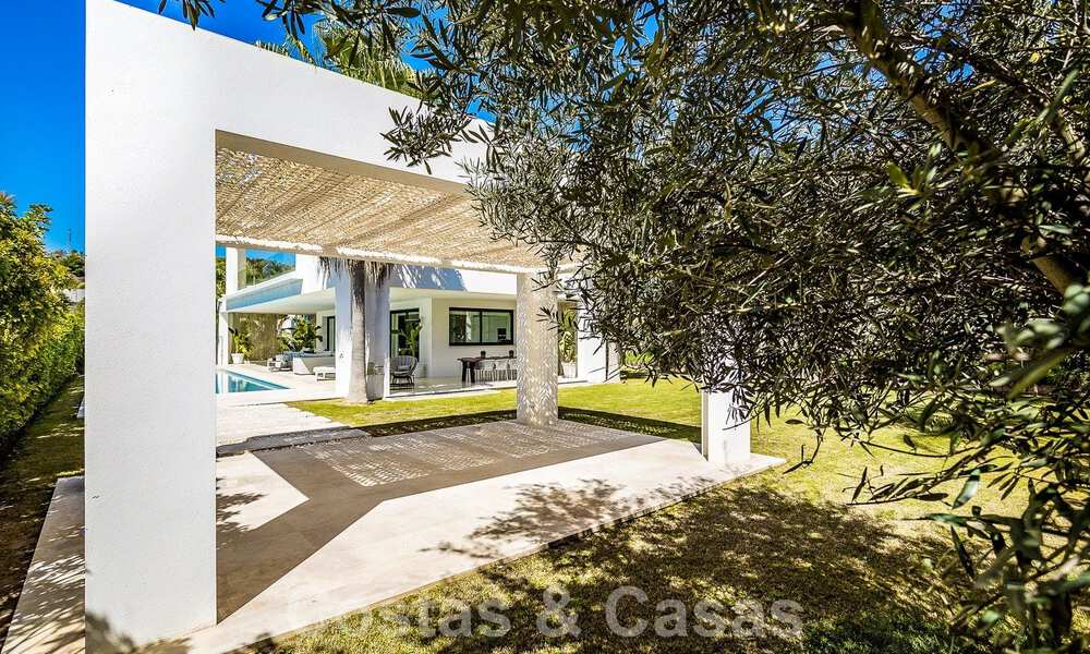 Moderna villa de lujo en venta en urbanización cerrada del valle del golf de Nueva Andalucia, Marbella 53536