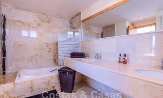Moderno apartamento de 3 dormitorios en venta con vistas al mar en las colinas de Los Monteros, Marbella Este 52767 