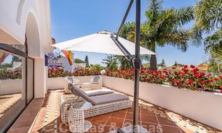 Elegante villa andaluza de lujo en venta a un paso de la playa en la codiciada urbanización Bahía de Marbella 51893 
