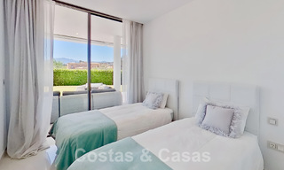 Moderno apartamento con jardín en venta con 3 dormitorios en resort de golf en la Nueva Milla de Oro entre Marbella y Estepona 53239 