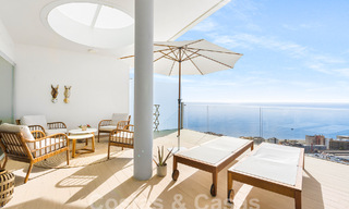 Excepcional ático en venta con vistas al mar y a poca distancia de la playa en Fuengirola - Benalmadena, Costa del Sol 54275 