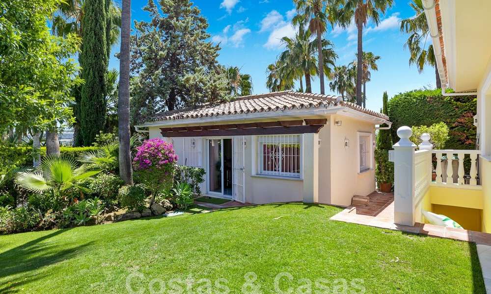 Villa mediterránea de lujo en venta con 6 dormitorios en un entorno privilegiado de golf en el valle de Nueva Andalucia, Marbella 53168