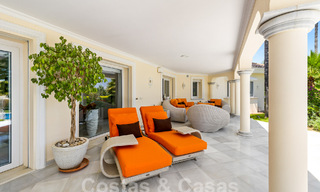 Villa mediterránea de lujo en venta con 6 dormitorios en un entorno privilegiado de golf en el valle de Nueva Andalucia, Marbella 53170 