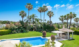 Villa mediterránea de lujo en venta con 6 dormitorios en un entorno privilegiado de golf en el valle de Nueva Andalucia, Marbella 53174 