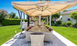 Villa mediterránea de lujo en venta con 6 dormitorios en un entorno privilegiado de golf en el valle de Nueva Andalucia, Marbella 53180 