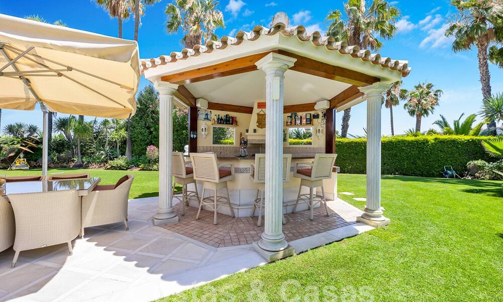 Villa mediterránea de lujo en venta con 6 dormitorios en un entorno privilegiado de golf en el valle de Nueva Andalucia, Marbella 53181