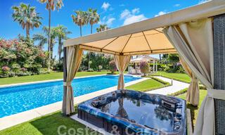 Villa mediterránea de lujo en venta con 6 dormitorios en un entorno privilegiado de golf en el valle de Nueva Andalucia, Marbella 53183 