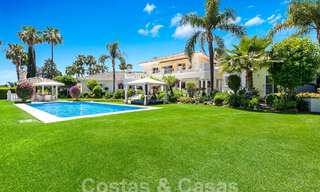 Villa mediterránea de lujo en venta con 6 dormitorios en un entorno privilegiado de golf en el valle de Nueva Andalucia, Marbella 53185 
