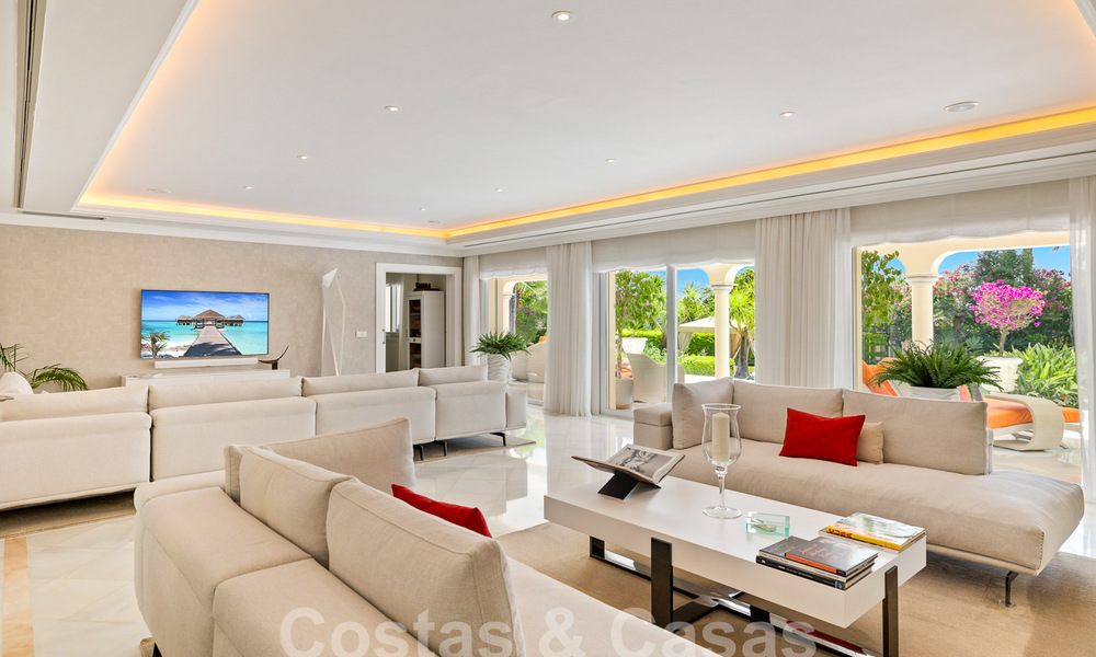Villa mediterránea de lujo en venta con 6 dormitorios en un entorno privilegiado de golf en el valle de Nueva Andalucia, Marbella 53191