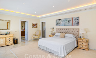 Villa mediterránea de lujo en venta con 6 dormitorios en un entorno privilegiado de golf en el valle de Nueva Andalucia, Marbella 53217 