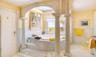 Villa mediterránea de lujo en venta con 6 dormitorios en un entorno privilegiado de golf en el valle de Nueva Andalucia, Marbella 53222 