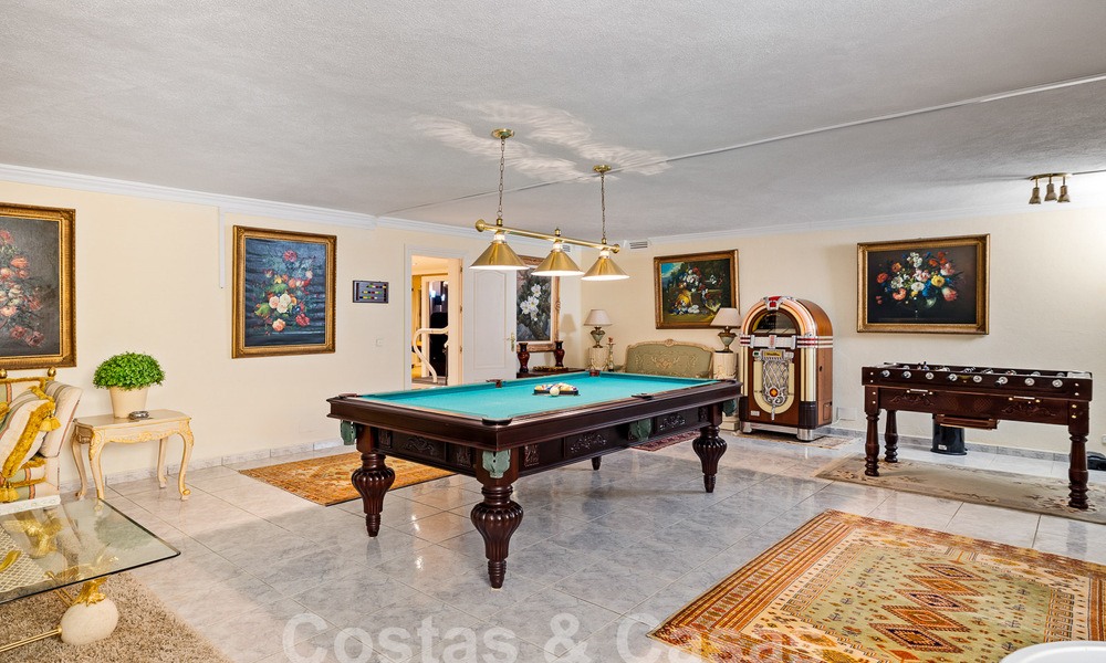 Villa mediterránea de lujo en venta con 6 dormitorios en un entorno privilegiado de golf en el valle de Nueva Andalucia, Marbella 53227