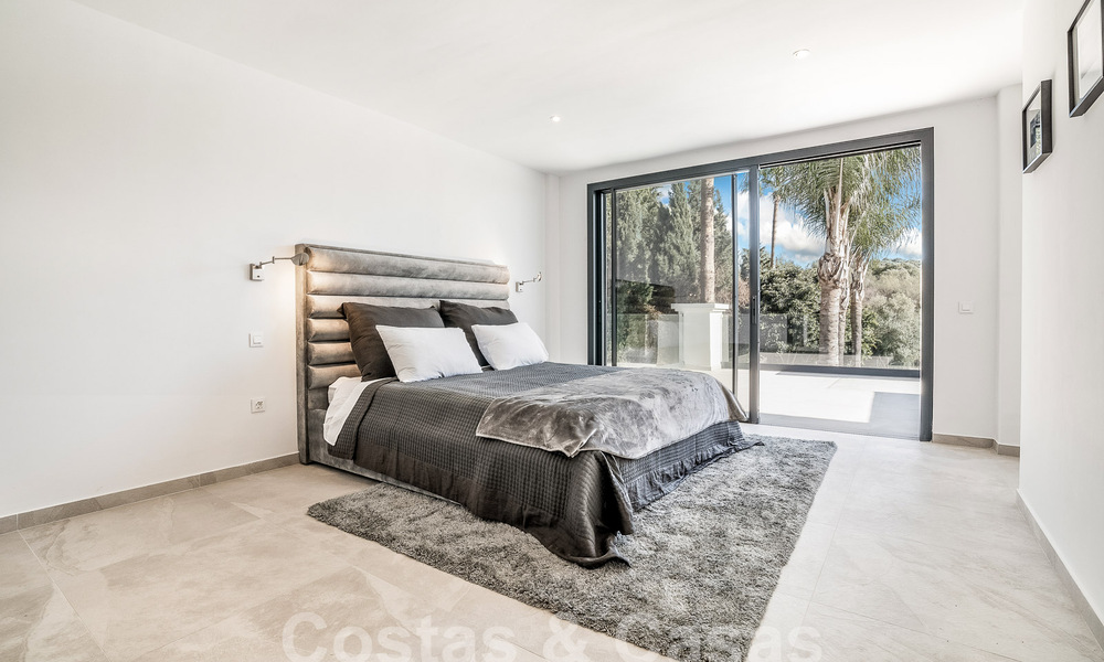 Villa mediterránea de lujo en venta con un toque modernista en Benahavis - Marbella 53093