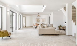 Villa mediterránea de lujo en venta con un toque modernista en Benahavis - Marbella 53095 