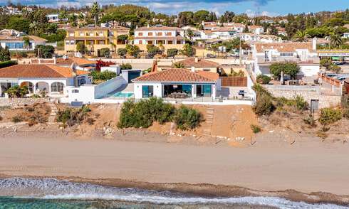 Impresionante villa de playa de estilo moderno-mediterráneo en venta con vistas frontales al mar, en primera línea de playa en Mijas, Costa del Sol 54555