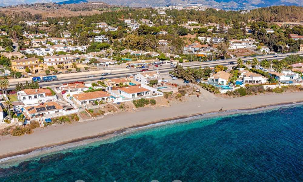 Impresionante villa de playa de estilo moderno-mediterráneo en venta con vistas frontales al mar, en primera línea de playa en Mijas, Costa del Sol 54559