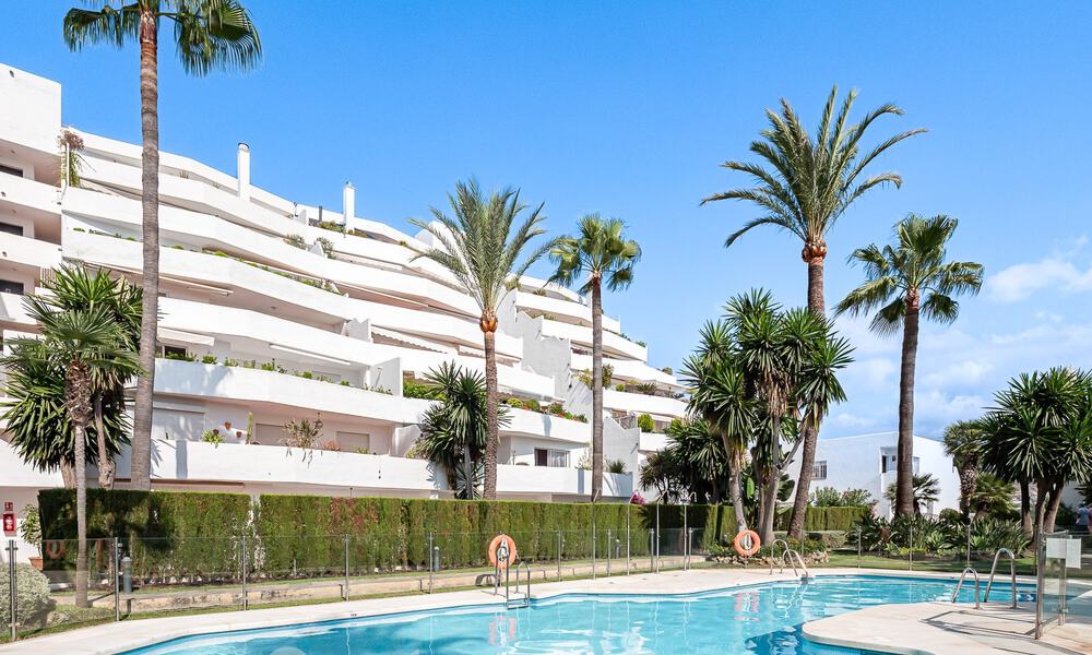 Lujoso apartamento reformado con 4 dormintorios en venta en la prestigiosa Nueva Andalucia, Marbella 54685