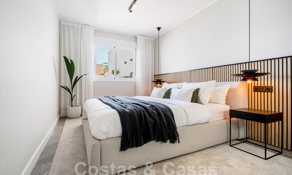 Lujoso apartamento reformado con 4 dormintorios en venta en la prestigiosa Nueva Andalucia, Marbella 54699
