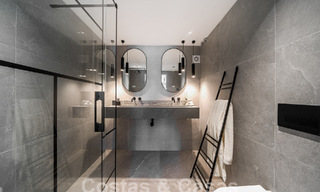 Lujoso apartamento reformado con 4 dormintorios en venta en la prestigiosa Nueva Andalucia, Marbella 54701 