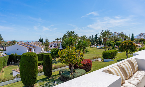 Encantador apartamento de lujo en venta con vistas panorámicas, a poca distancia de Puerto Banús en Nueva Andalucía, Marbella 54382