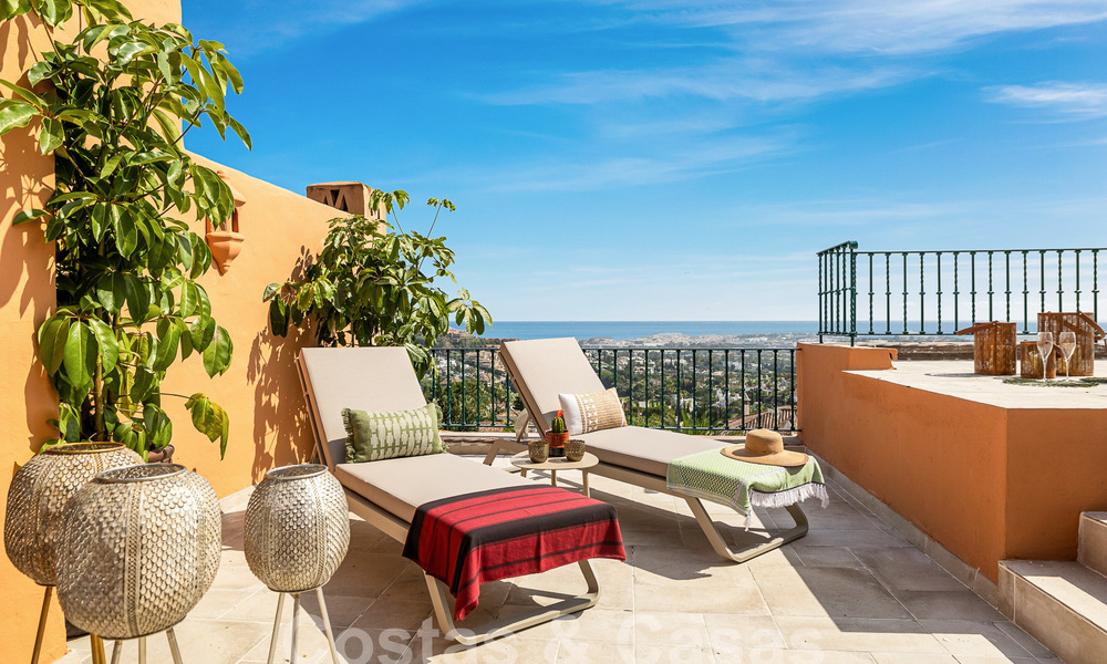 Lujoso ático dúplex con impresionantes vistas al mar en venta en el valle del golf de Nueva Andalucía, Marbella 54634