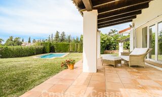 Villa de lujo en venta de estilo arquitectónico español en la prestigiosa urbanización cerrada de Cascada de Camojan, Marbella 54847 