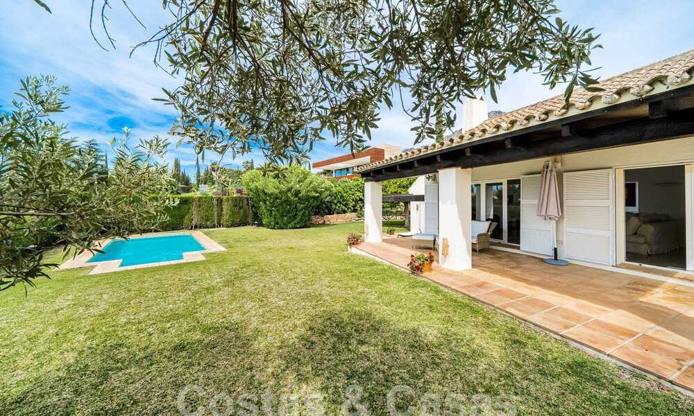 Villa de lujo en venta de estilo arquitectónico español en la prestigiosa urbanización cerrada de Cascada de Camojan, Marbella 54852