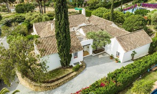 Villa de lujo en venta de estilo arquitectónico español en la prestigiosa urbanización cerrada de Cascada de Camojan, Marbella 54859 