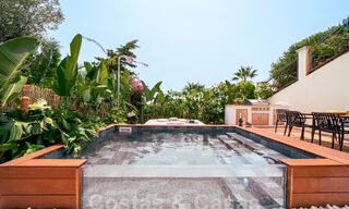 Lujoso apartamento en venta con acogedora terraza, piscina privada y vistas al mar en Nueva Andalucia, Marbella 54948 