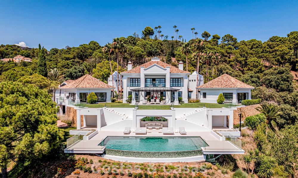 Villa de lujo en venta con vistas al mar, situada en la exuberante vegetación del exclusivo campo de golf La Zagaleta, Marbella - Benahavis 54052