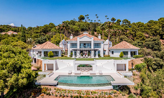 Villa de lujo en venta con vistas al mar, situada en la exuberante vegetación del exclusivo campo de golf La Zagaleta, Marbella - Benahavis 54052 